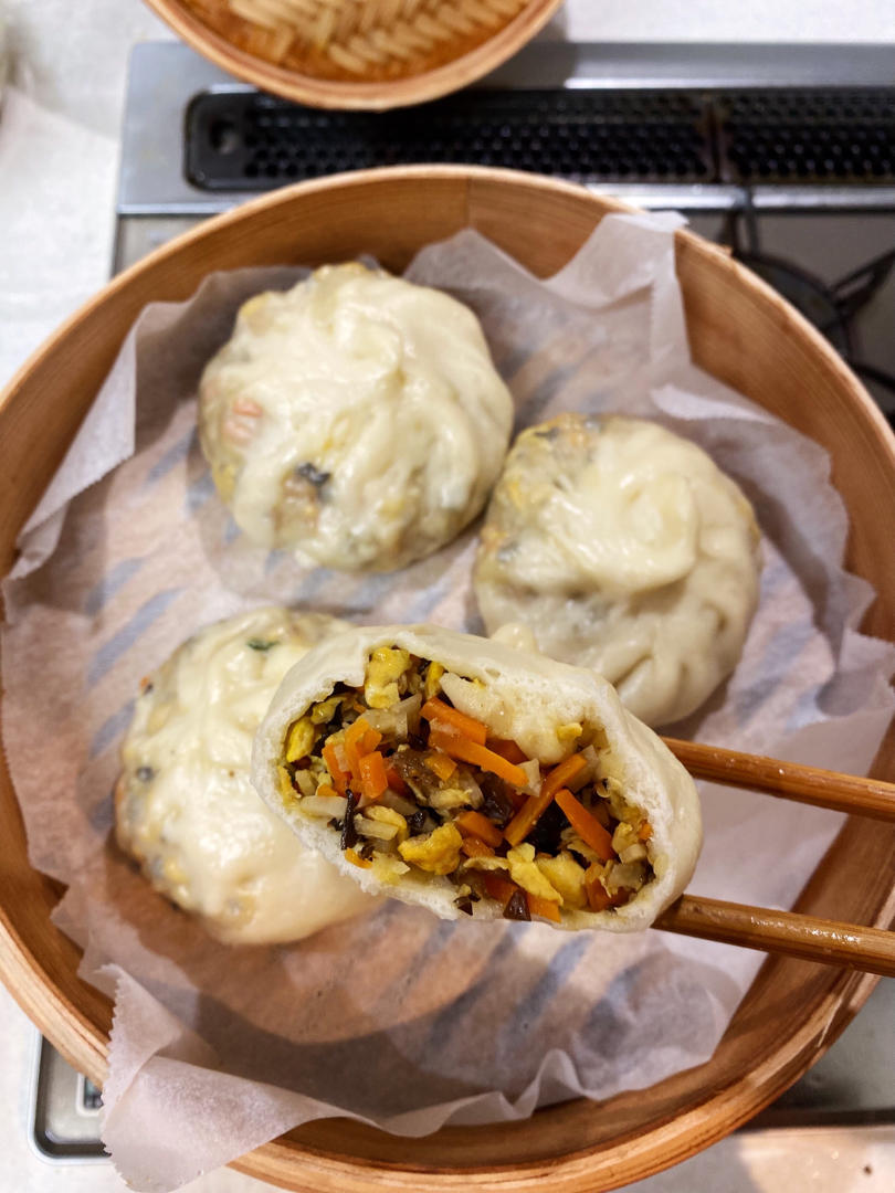 胡萝卜木耳鸡蛋素包子