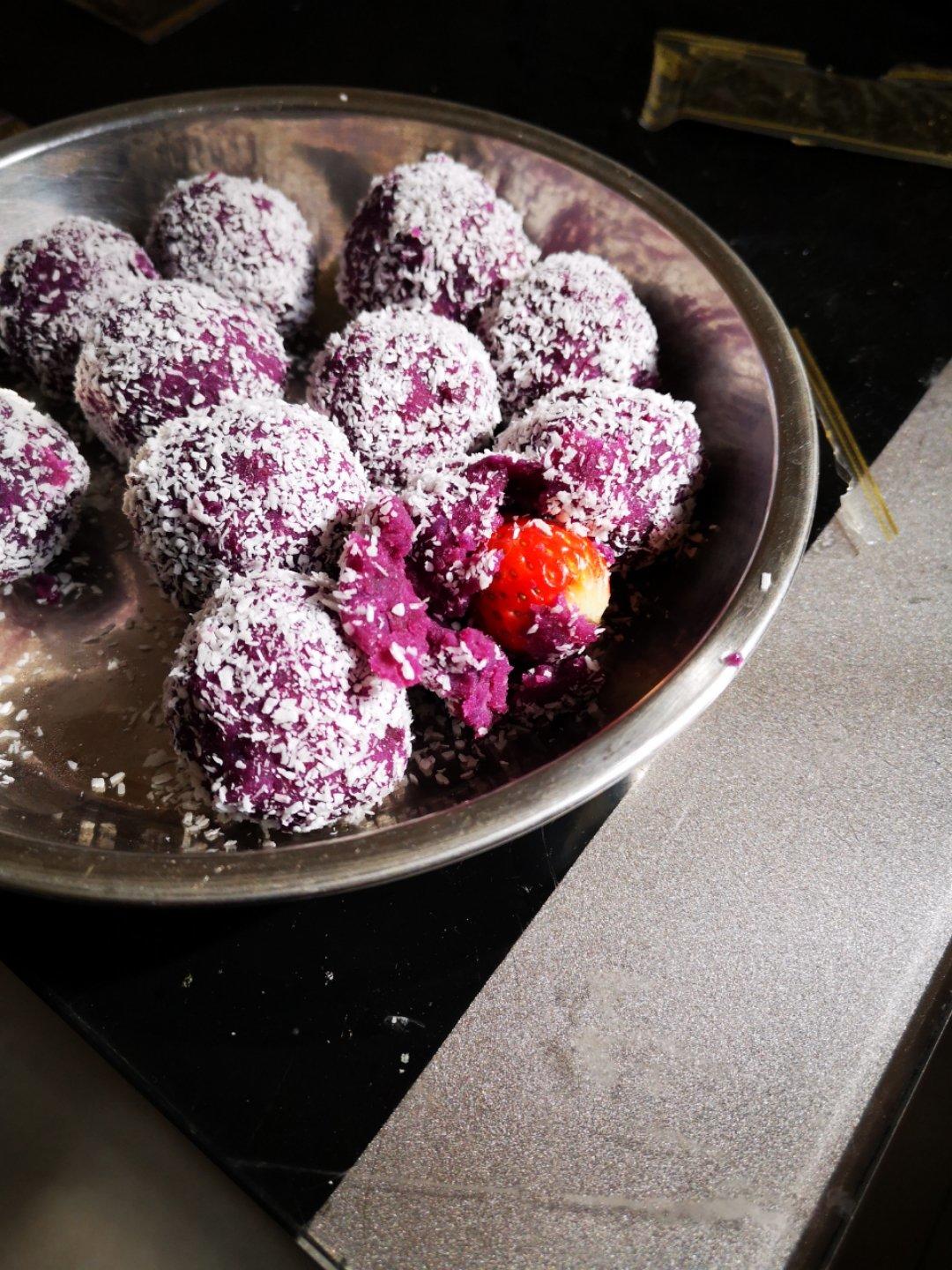 草莓椰蓉紫薯球