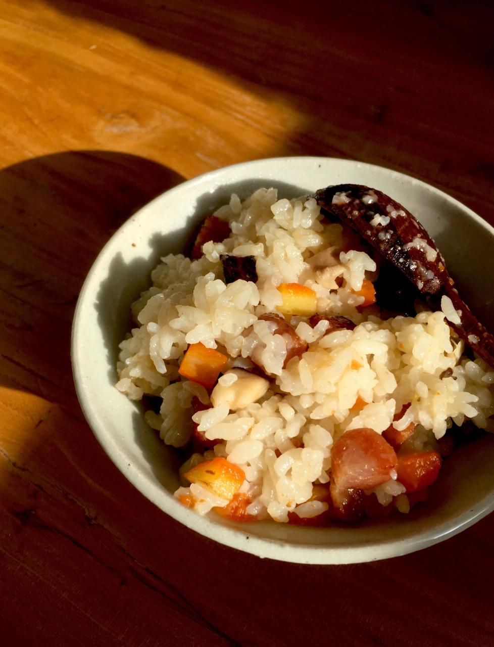 香菇辣肠焖饭 Fried Rice With Sausage &Mushroom