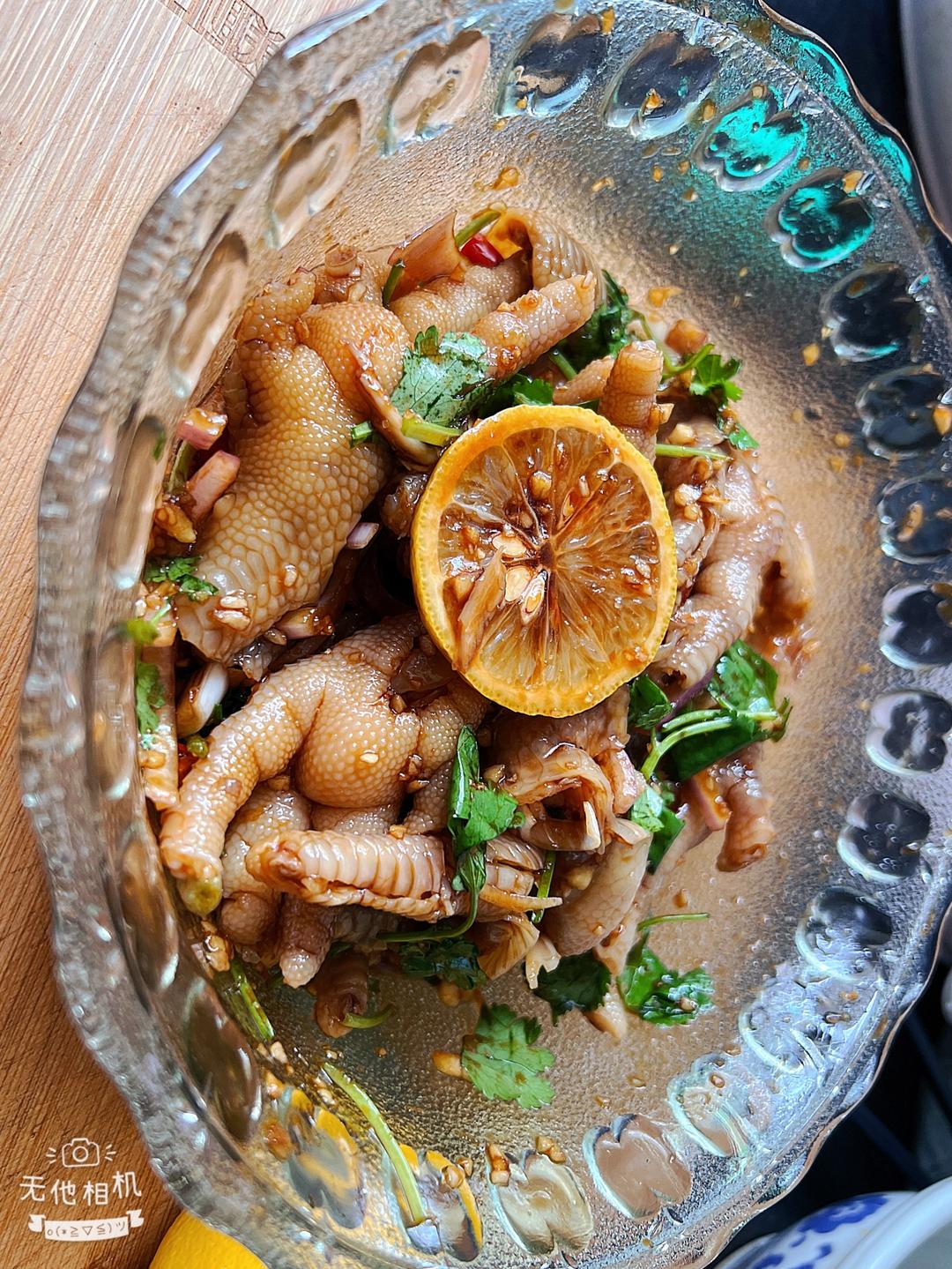 好吃到舔手指的网红酸辣柠檬无骨鸡爪