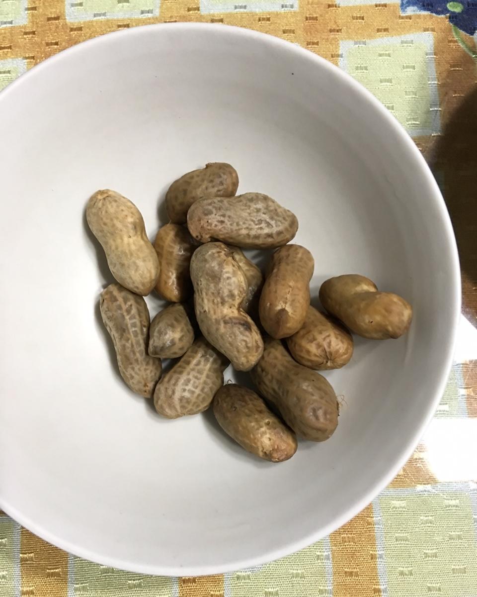 新鲜花生煮着吃