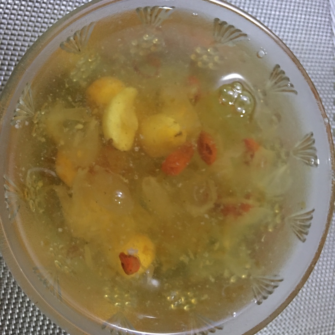 桃胶皂角米蔓越莓养颜羹