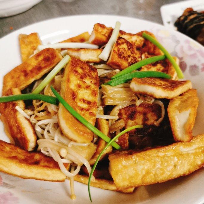 金针菇焖豆腐