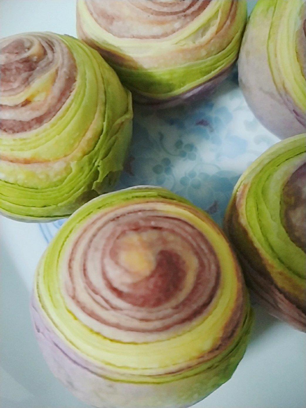 和彩虹一样美腻的彩色紫薯蛋黄酥~~附紫薯馅的做法