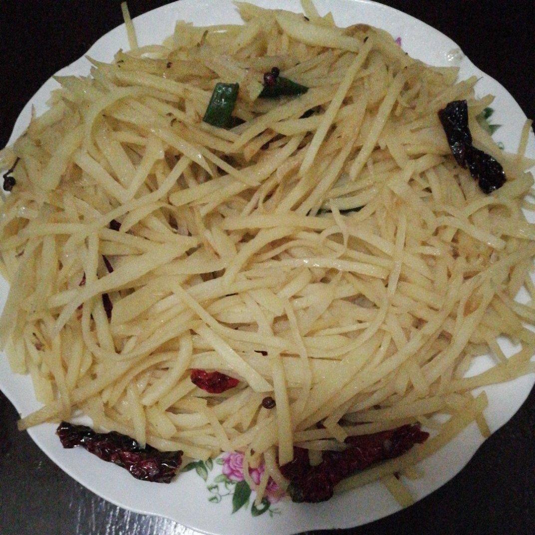 厨师长教你：“炝炒土豆丝”的家常做法，口感爽脆