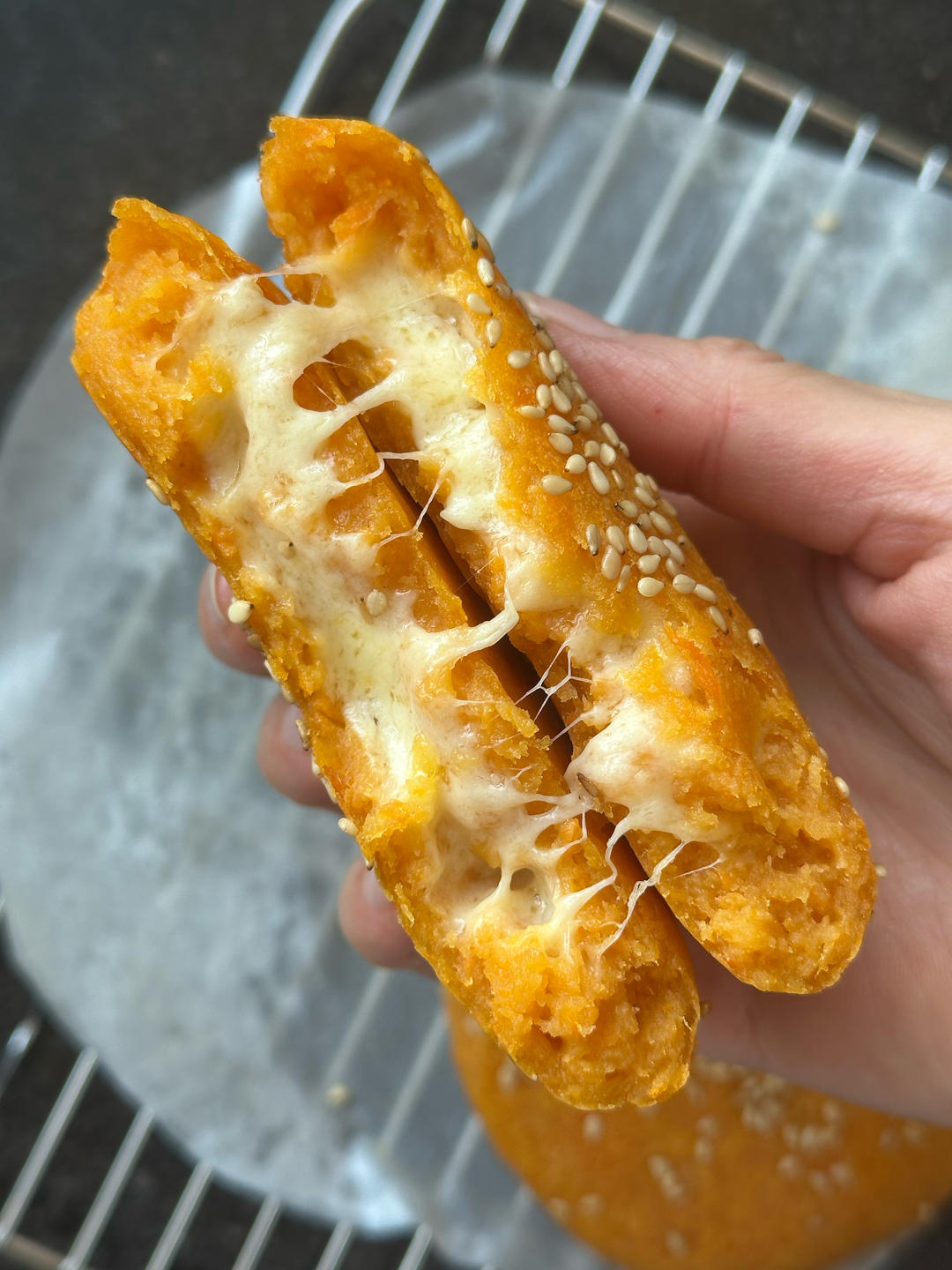 空气炸锅芝士拉丝红薯饼