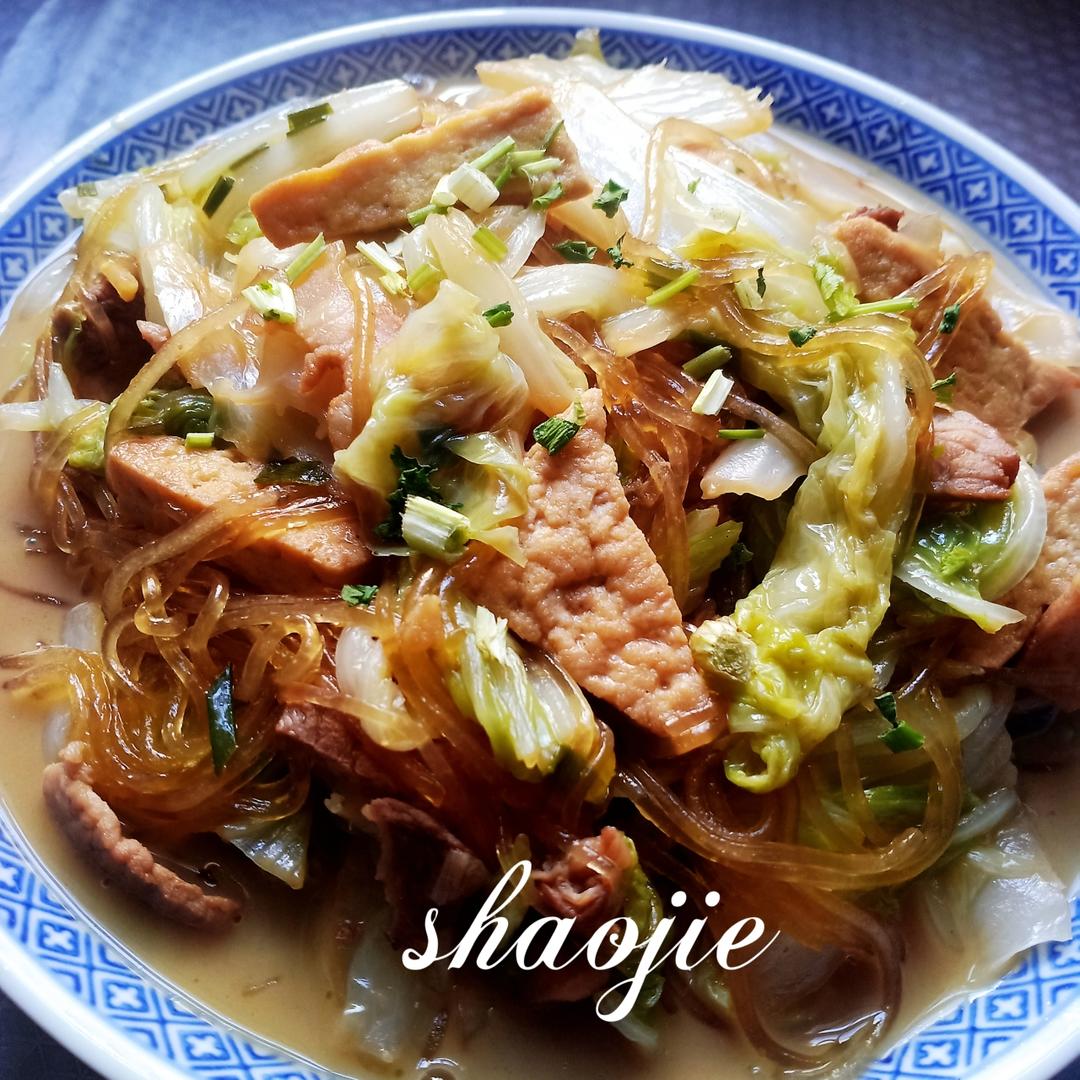 猪肉粉条炖白菜