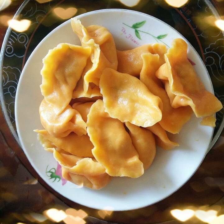 七彩饺子！彩色饺子～