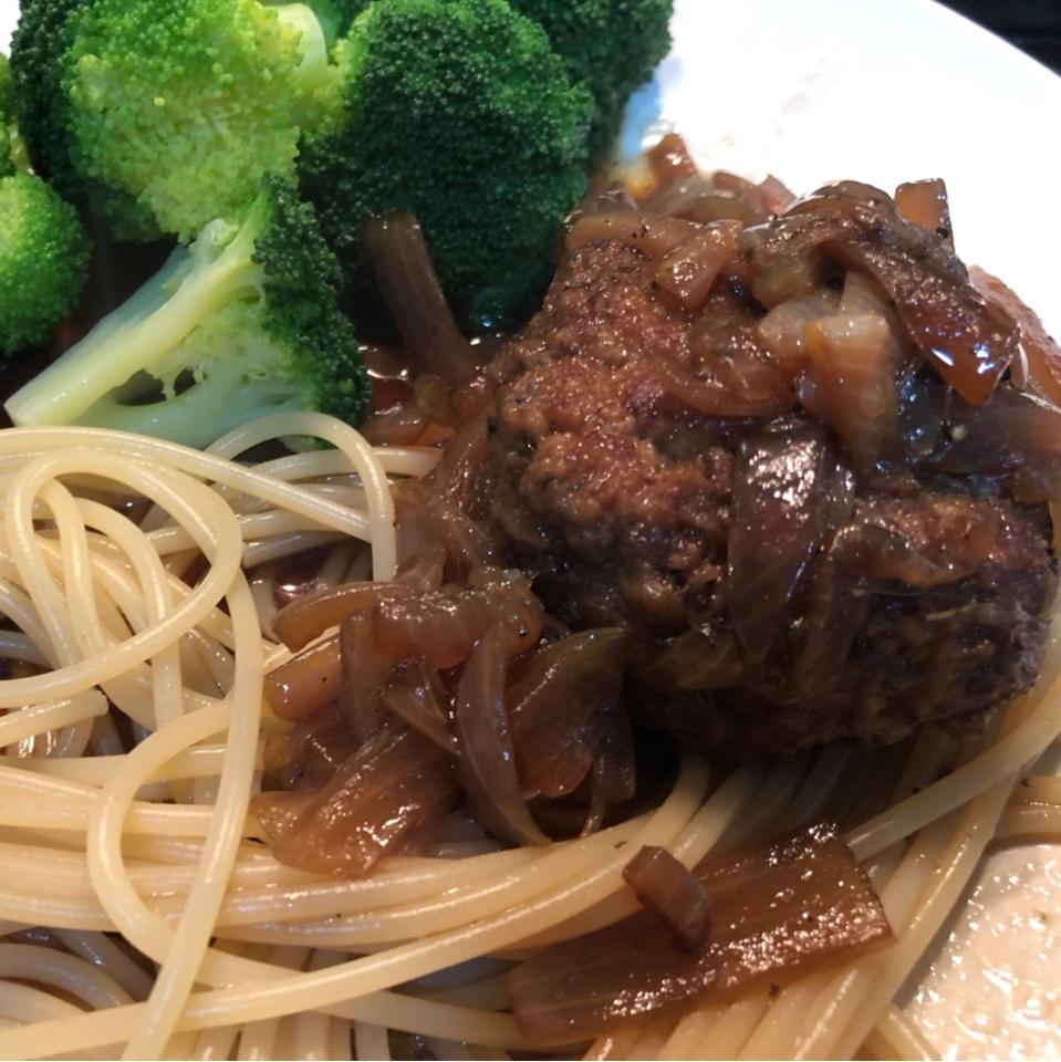 洋葱牛肉饼：牛肉饼更鲜嫩多汁香浓，只需一招！
