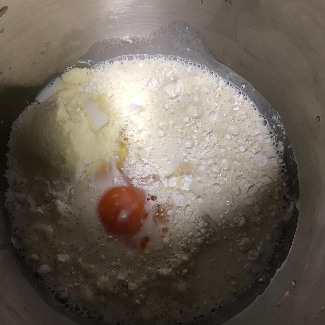 纯奶手撕吐司的做法 步骤1