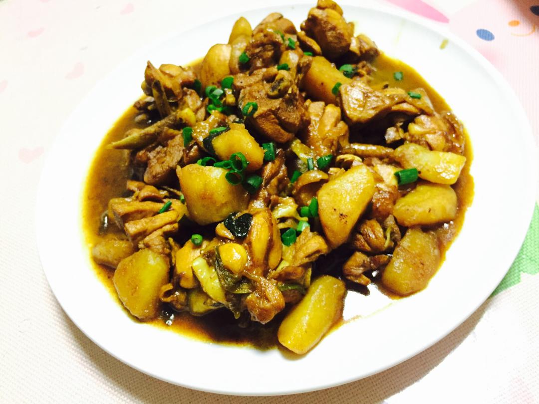 红烧鸡块炖土豆的做法