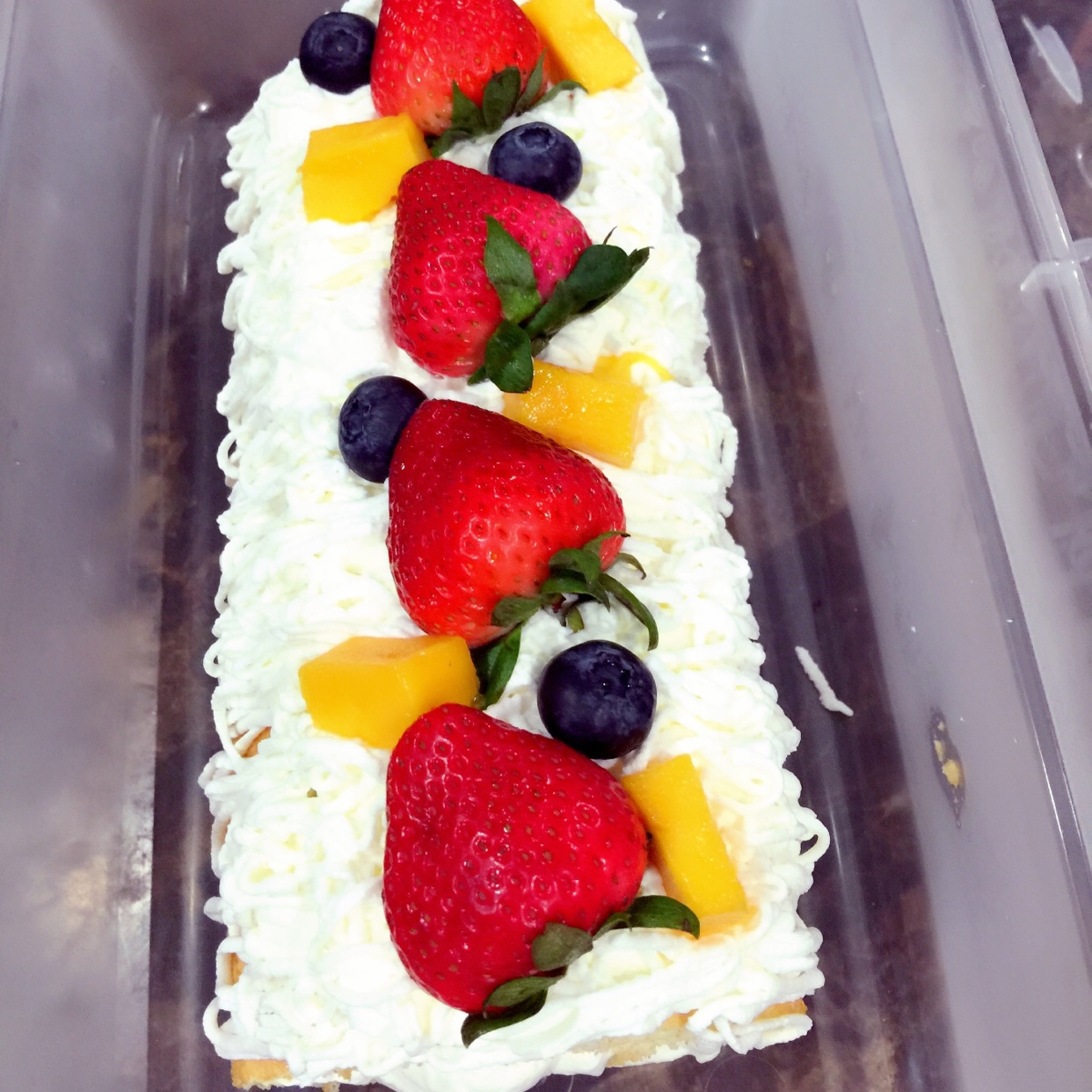 mindy-11做的6寸水果蛋糕