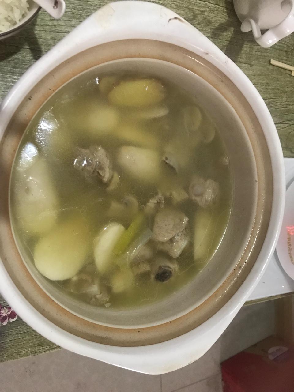 排骨炖芋头