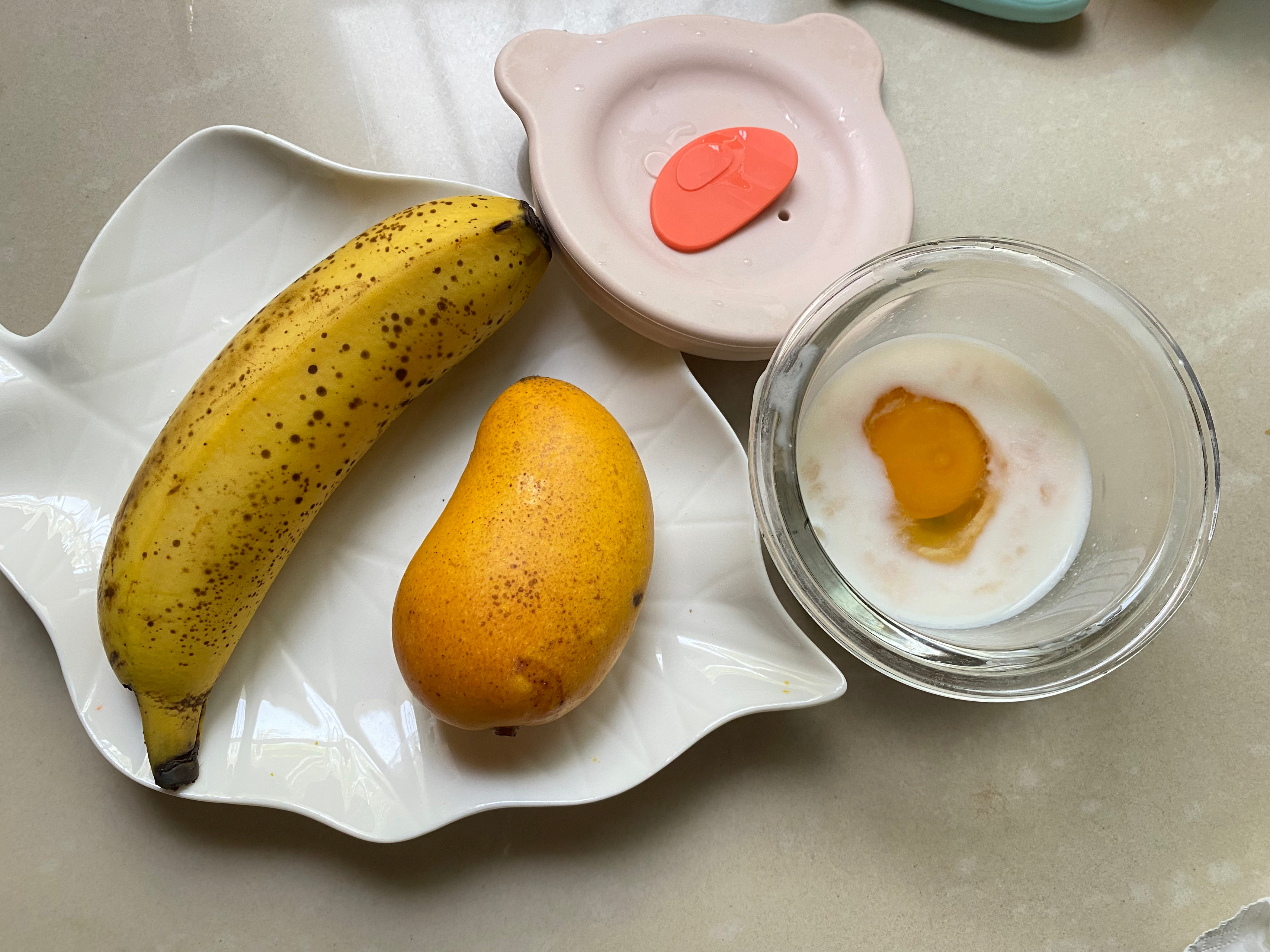 辅食📆奶香蛋羹➕香蕉芒果泥的做法 步骤1