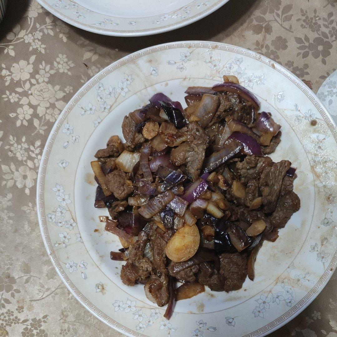 洋葱炒牛肉片