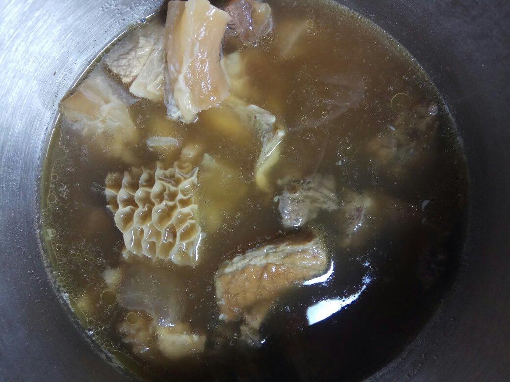 清汤牛肉养生汤锅