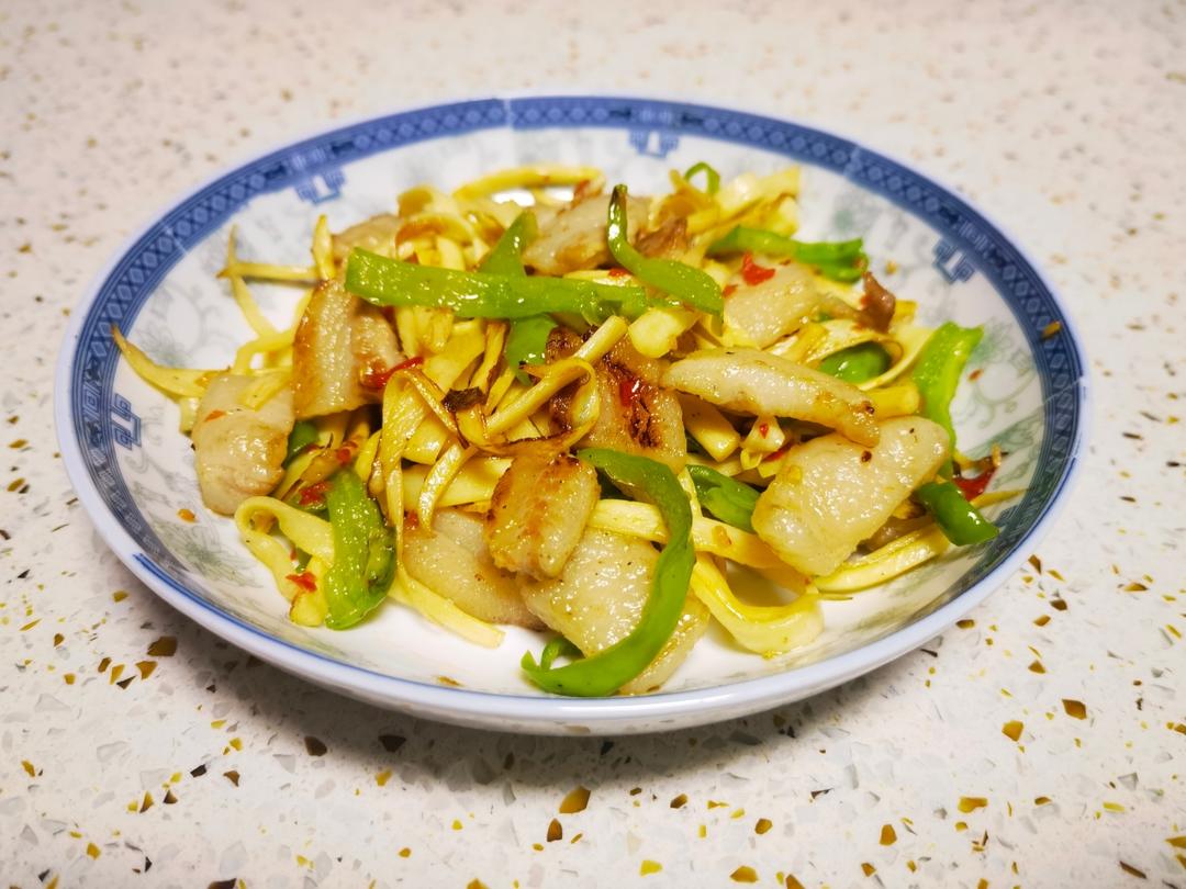 肉香笋鲜的春笋炒五花肉