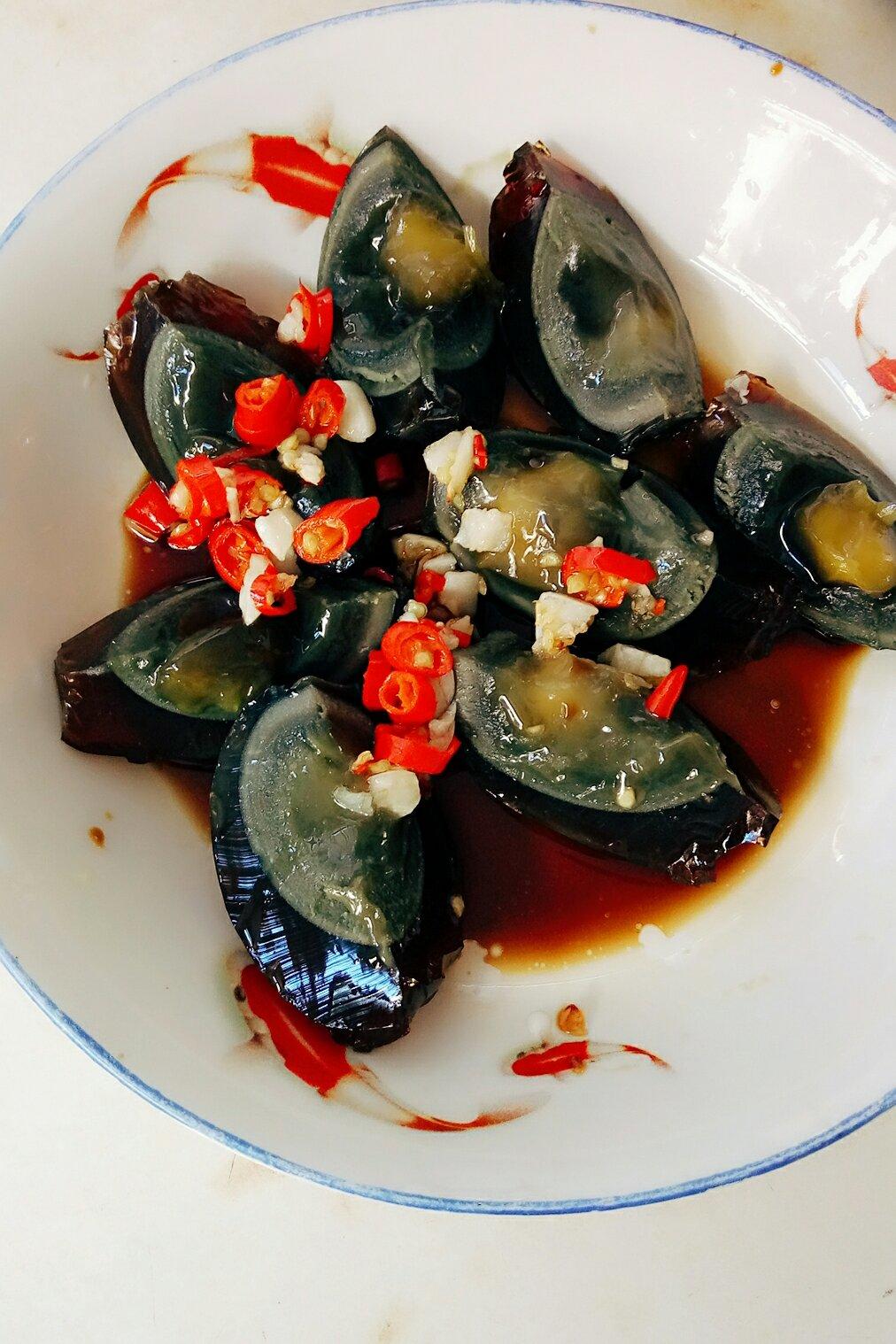 汤女士士做的凉拌皮蛋