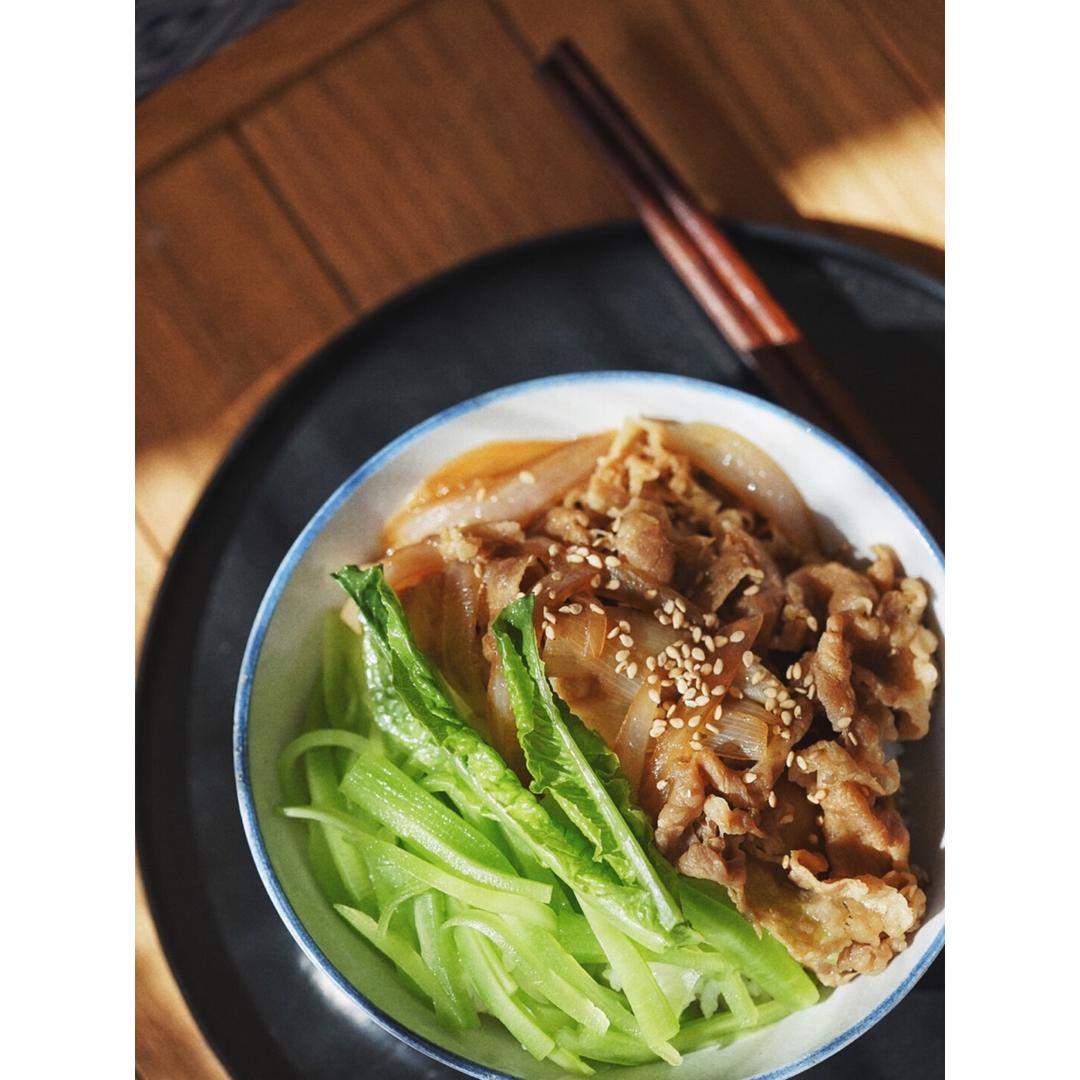 洋葱肥牛饭