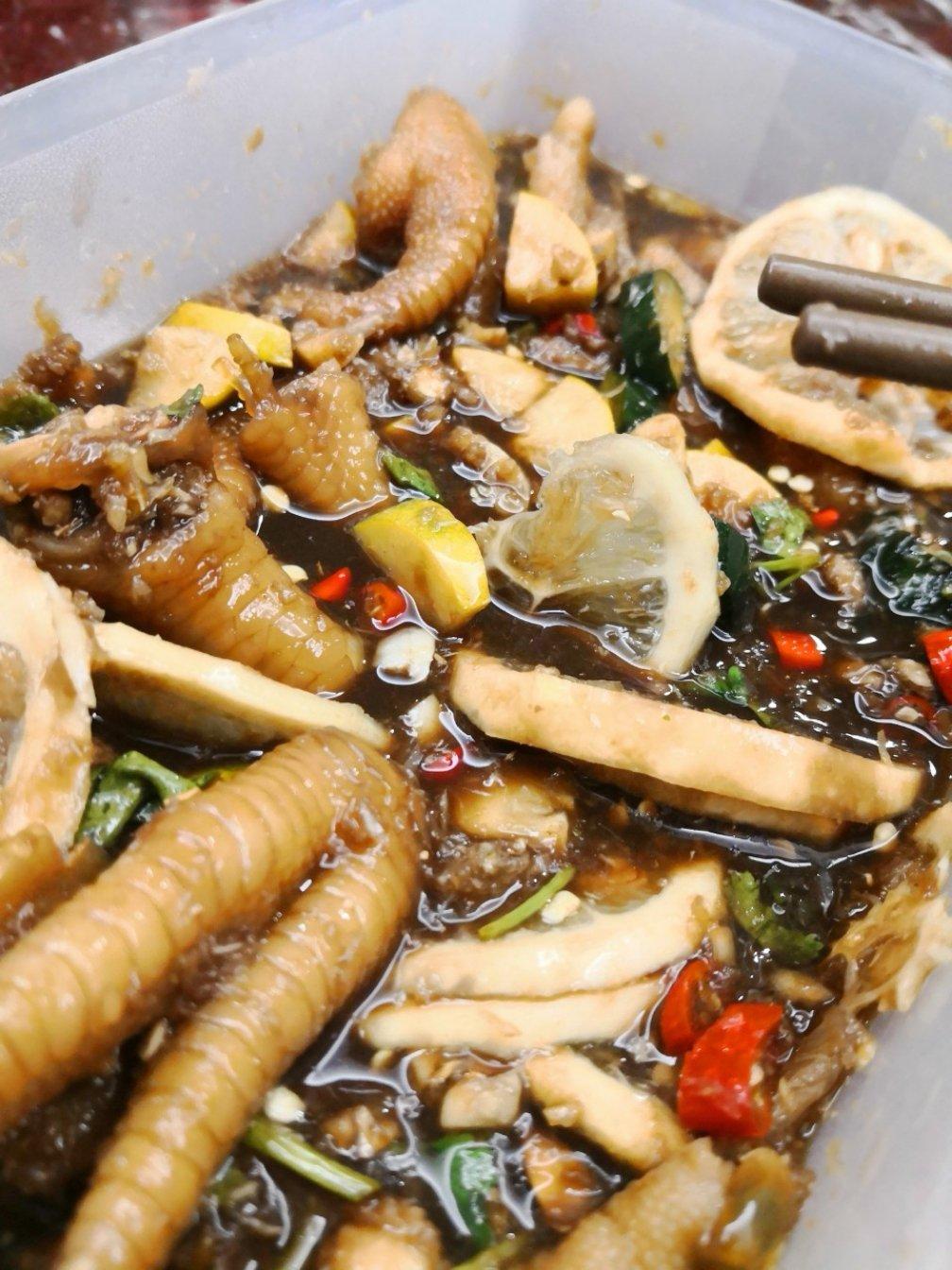 酸酸甜甜柠檬鸡脚开胃前菜～