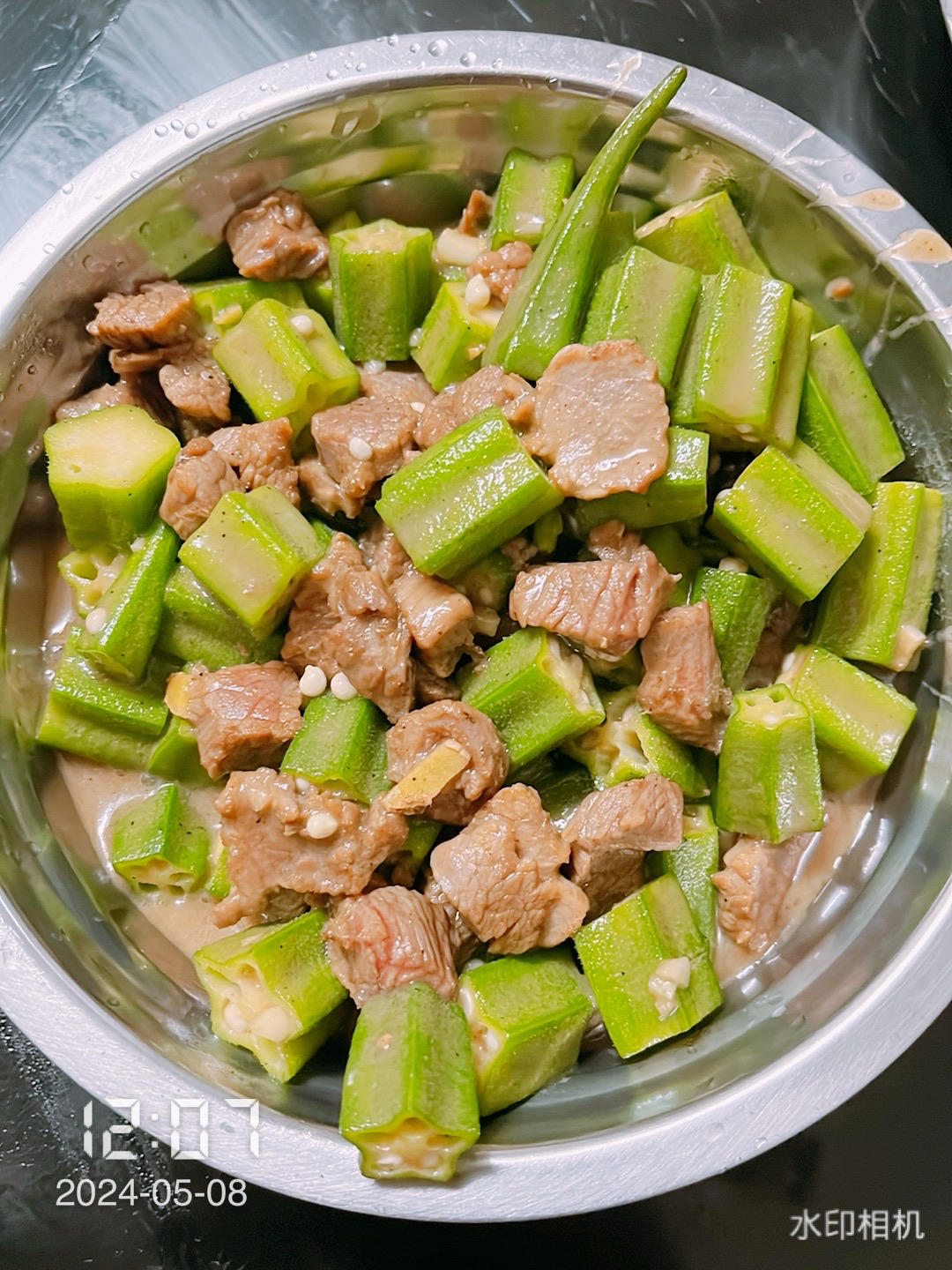 秋葵炒牛肉粒