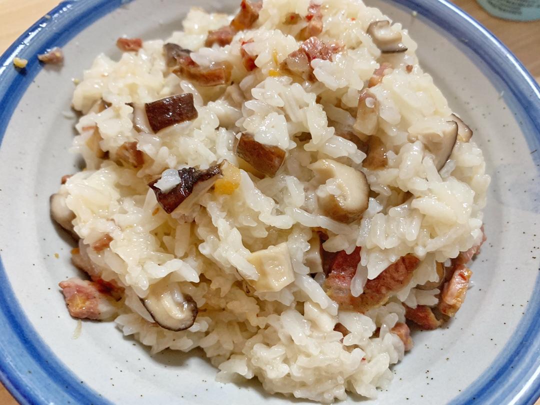 简易电饭煲版腊肠糯米饭