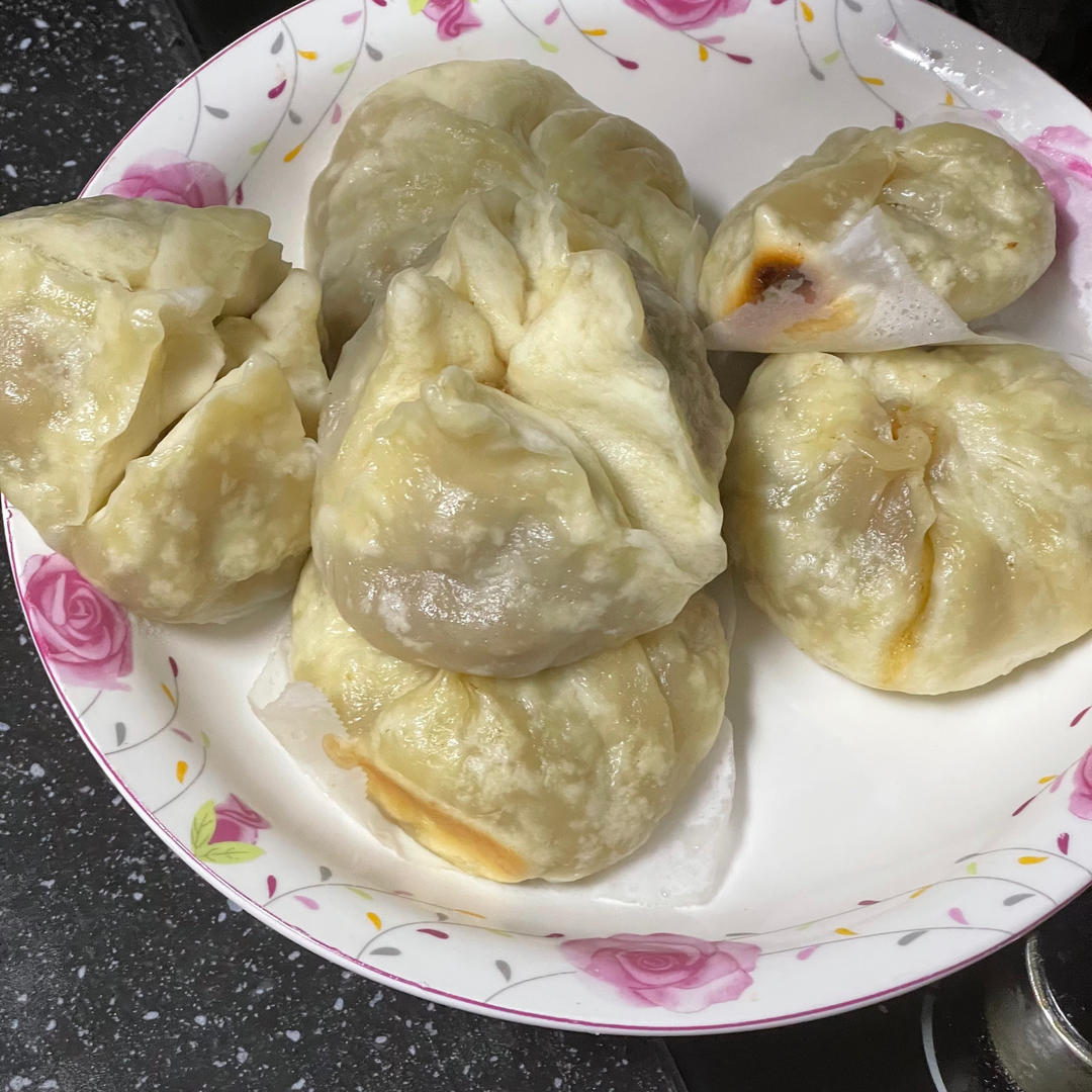 云朵般松软爆浆蜜汁叉烧包