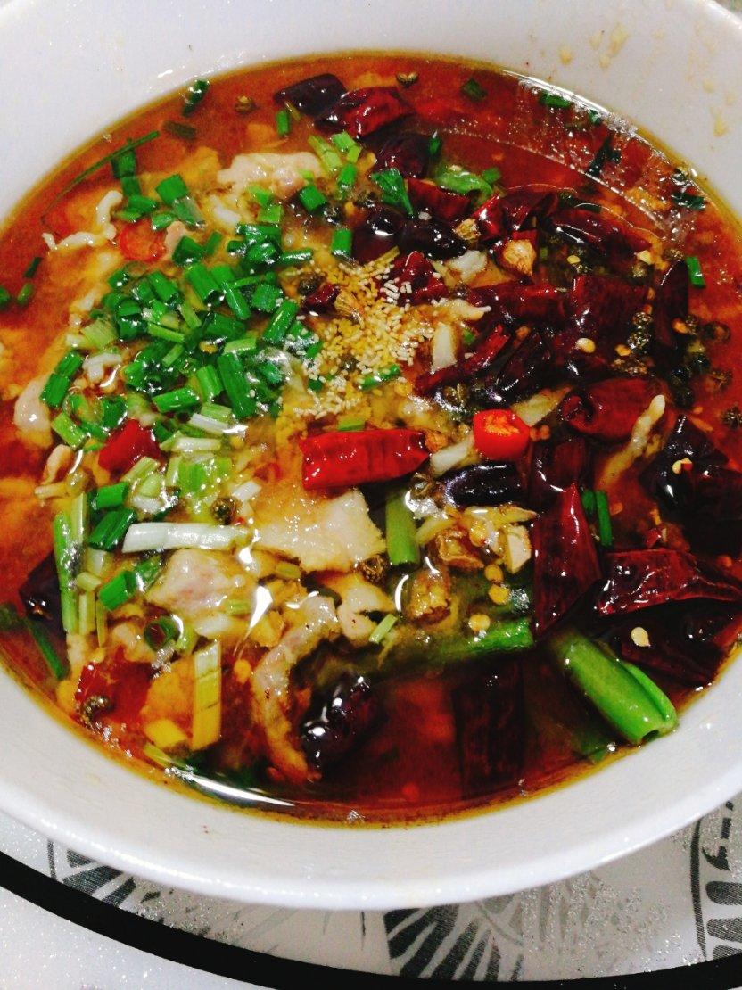 厨师长教你：“水煮肉片”的正宗做法，这味道真的很四川