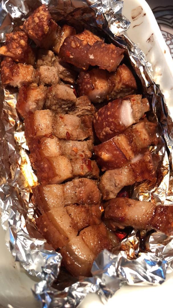口水流一地的香酥脆皮烤五花肉😏