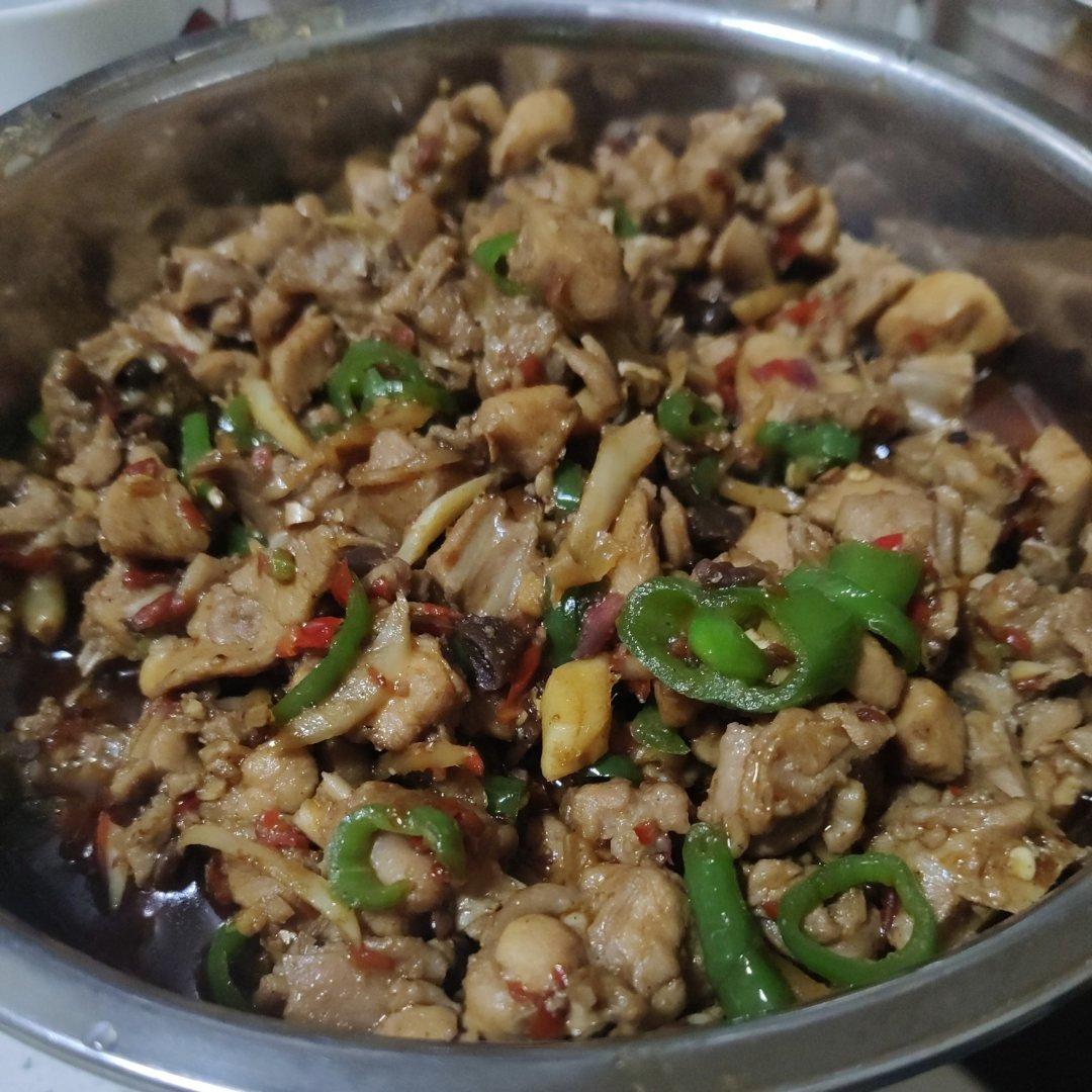 厨师长教你：自贡名菜“鲜锅兔”的家常做法，味道很赞先收藏起来