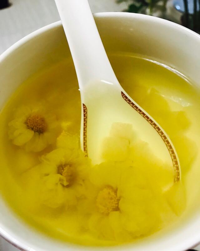 其其格sun做的菊花雪梨茶