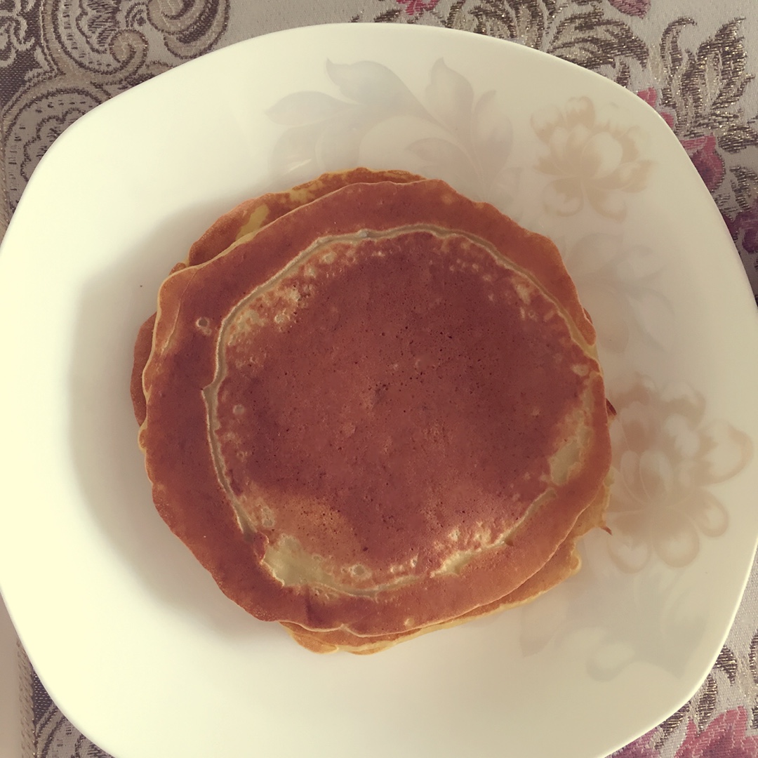 【减脂早餐】无油香蕉松饼（超简单）