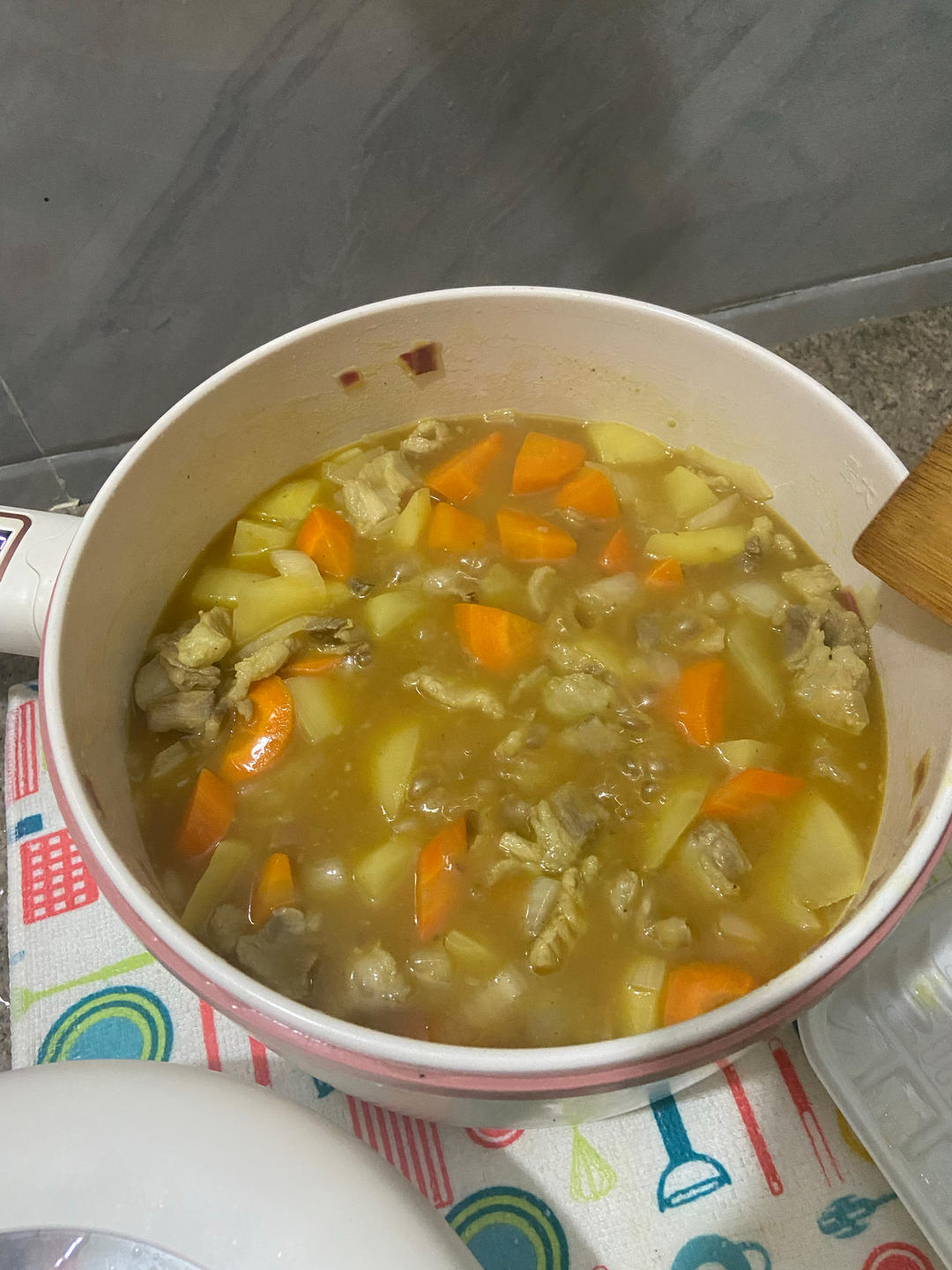 百梦多（好侍）咖喱鸡丁（洋葱胡萝卜土豆炒鸡胸）