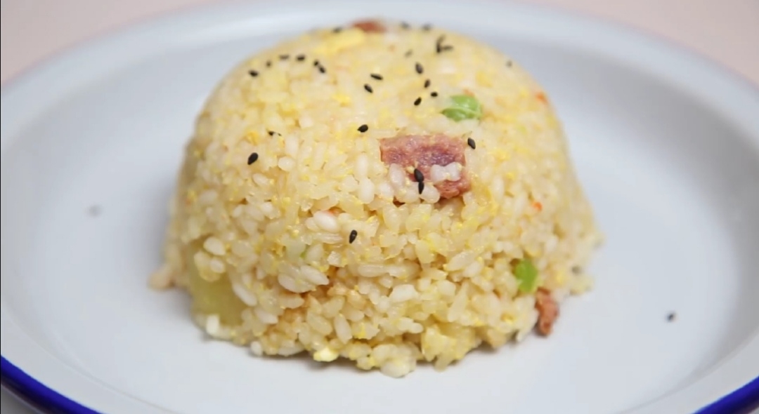 鸡蛋焖米饭丨一天不吃都想！！的做法