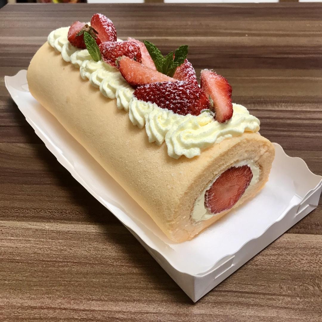 草莓蛋糕卷