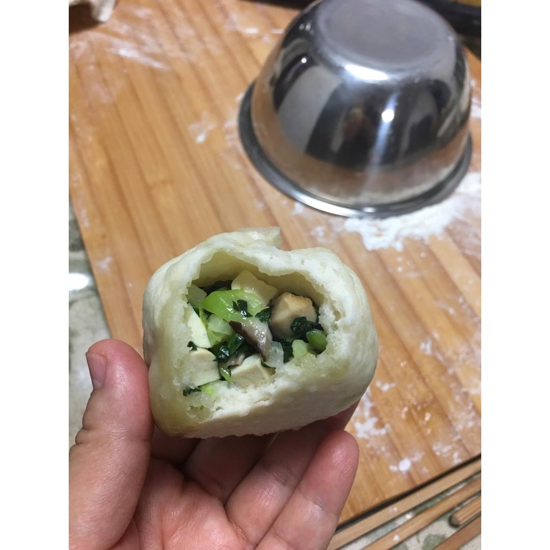 冬笋香菇菜包