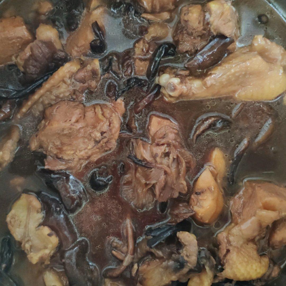 小鸡炖蘑菇