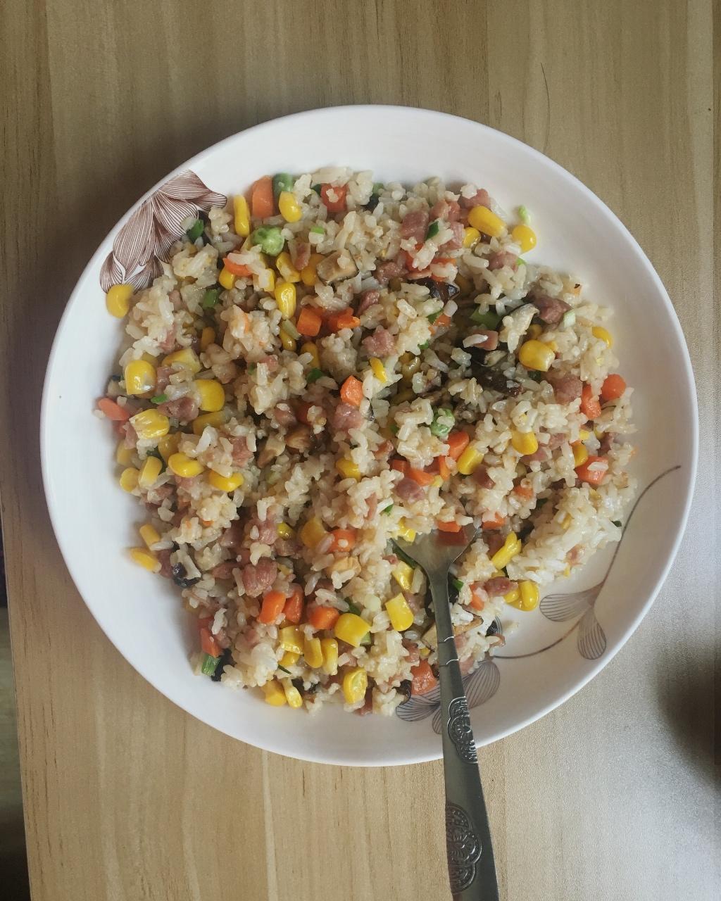 腊肉蛋炒饭