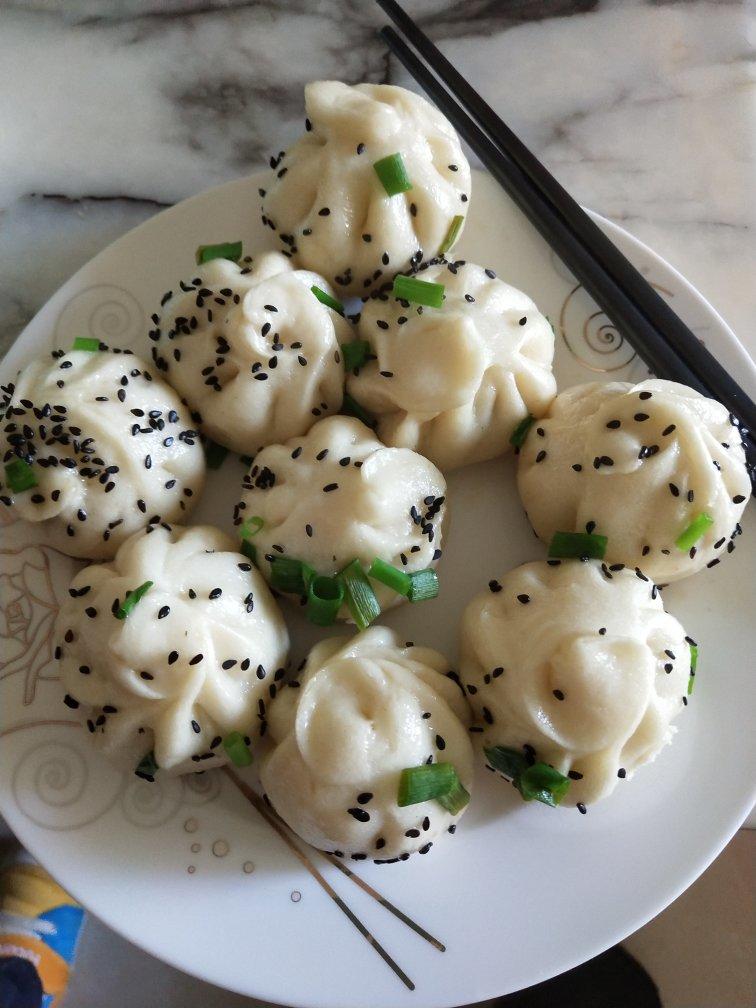 生煎包（新视频。猪肉韭菜莲藕生煎包）