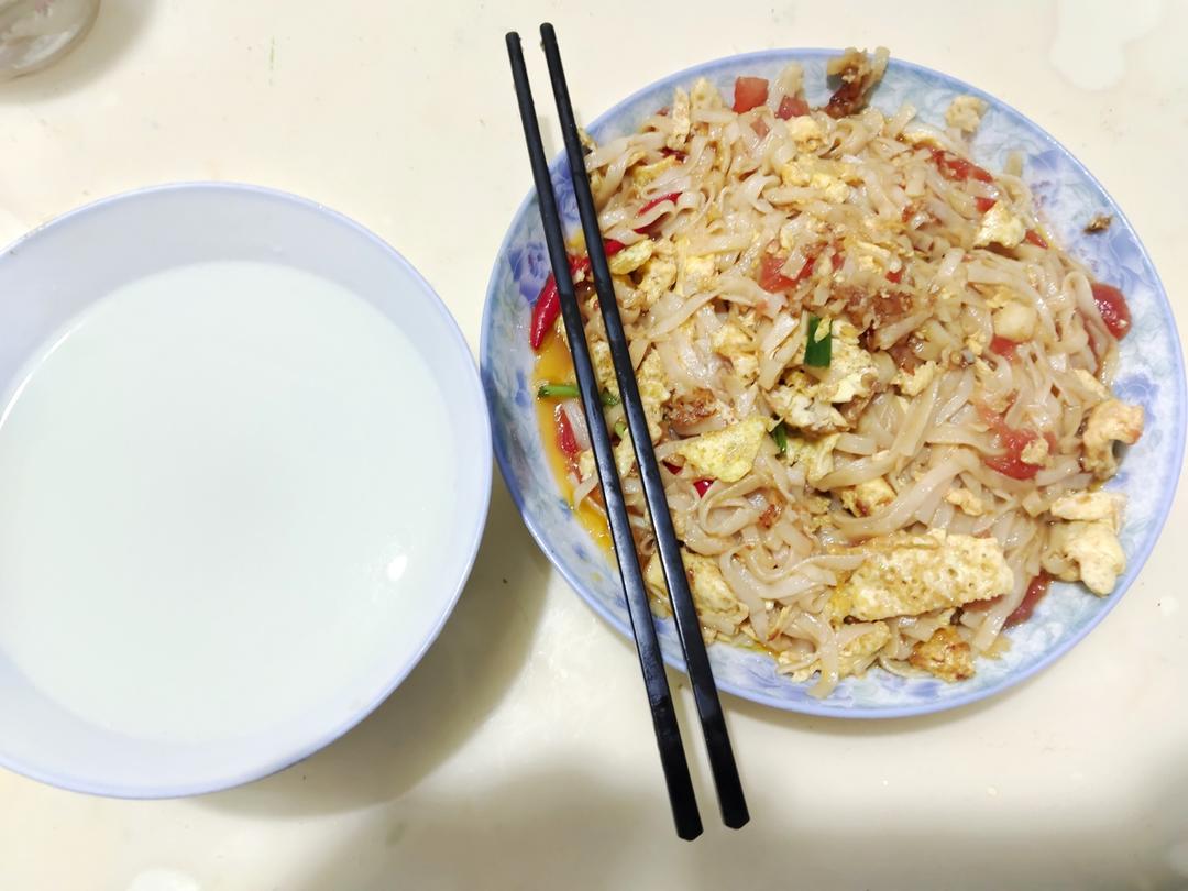 西红柿鸡蛋炒面