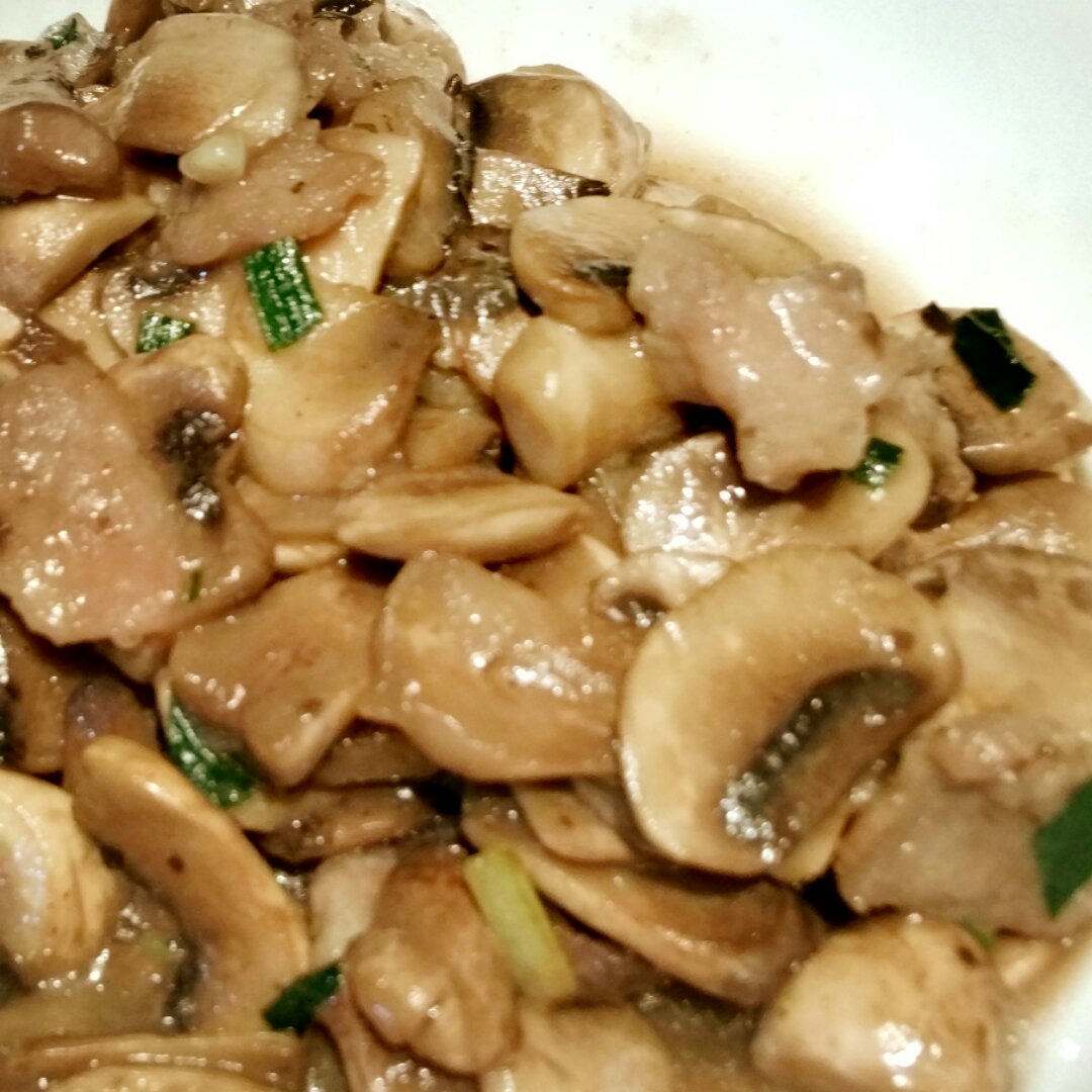 菇菇炒肉肉
