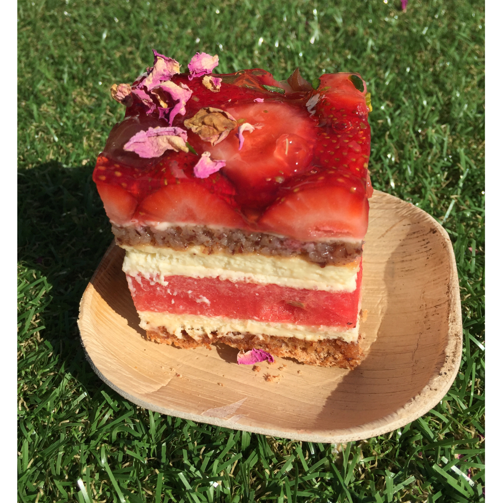 西瓜草莓玫瑰蛋糕