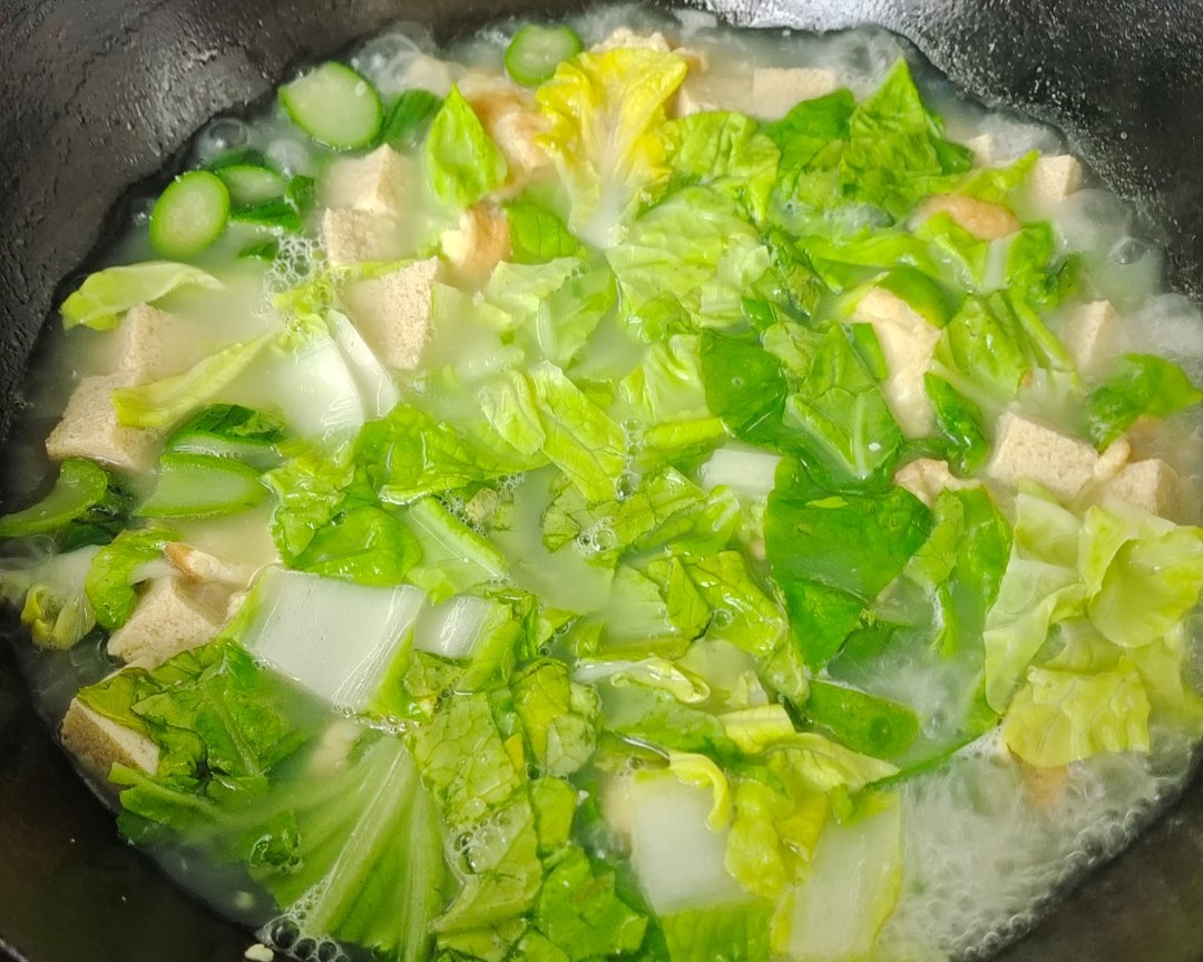 丝瓜白菜鸡蛋豆腐汤的做法