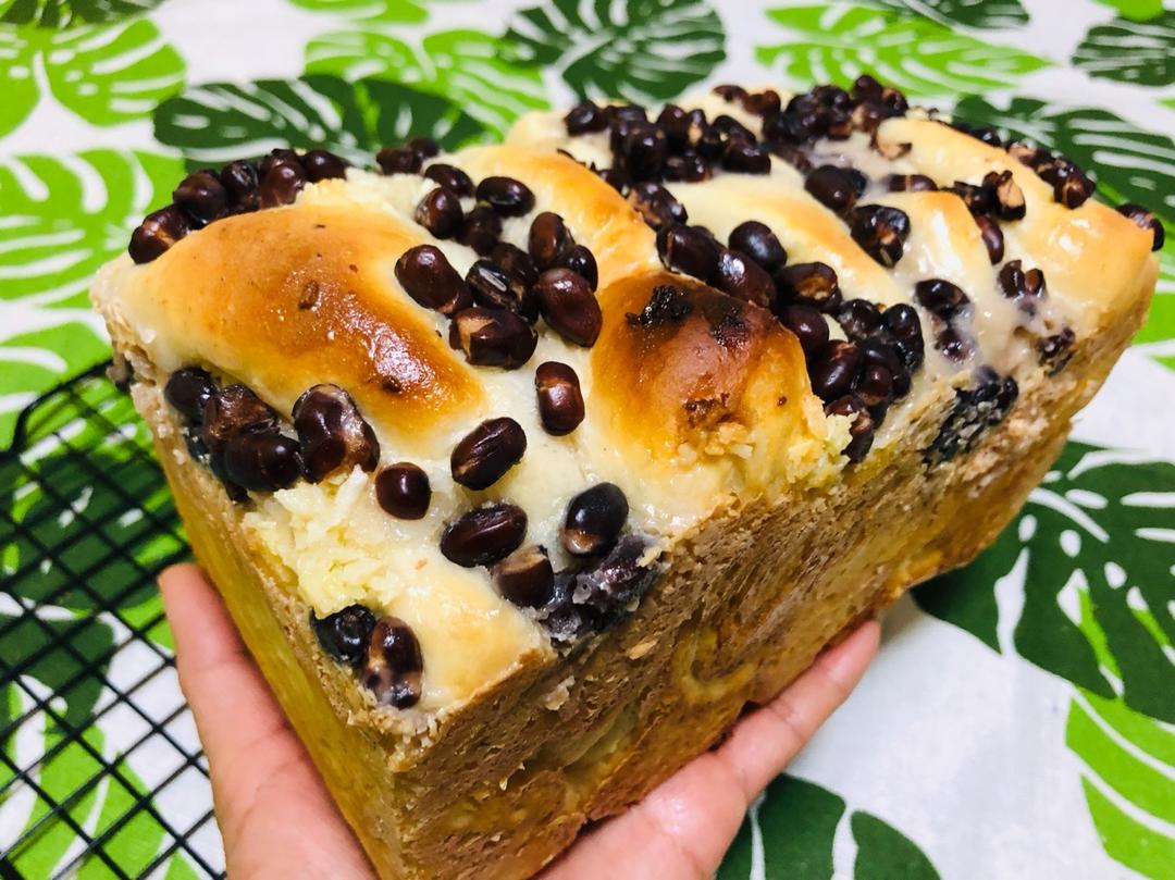 椰浆蜜彩豆手撕面包
