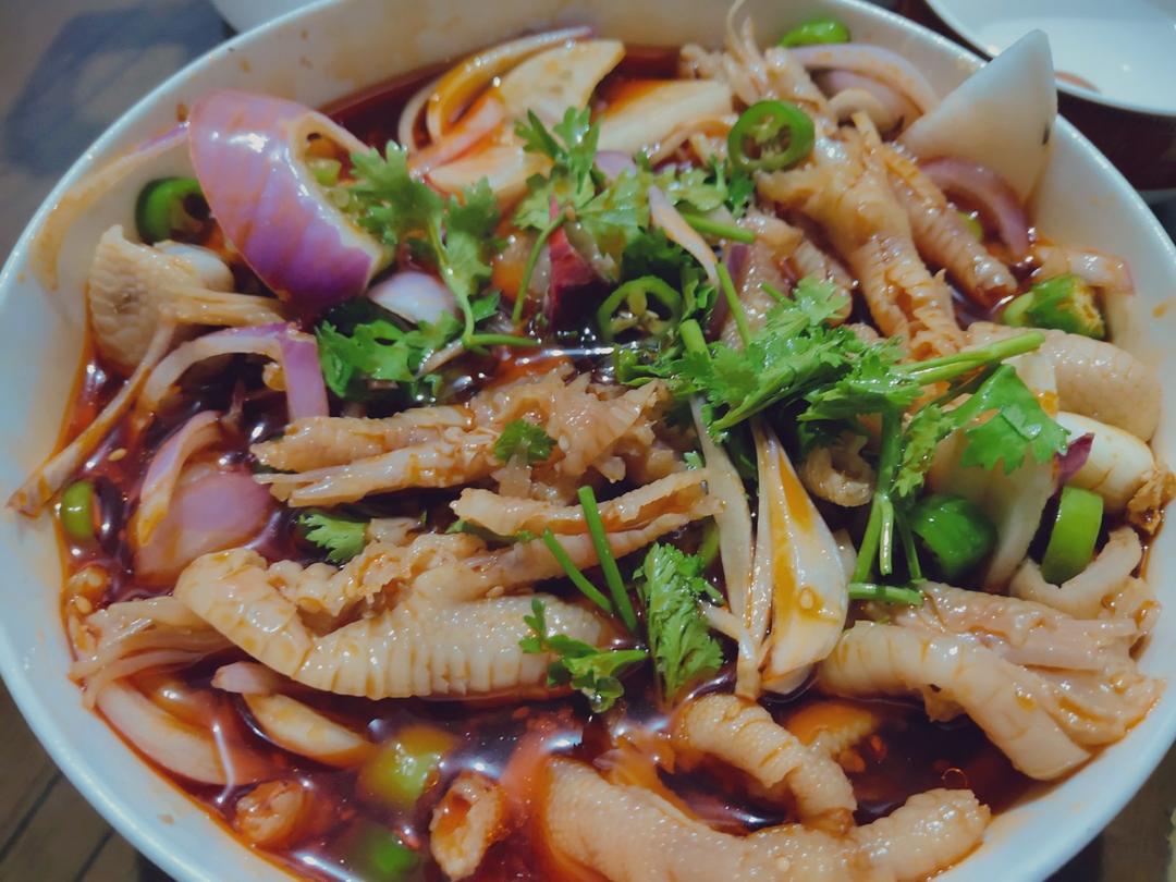 【酸辣无骨凤爪】