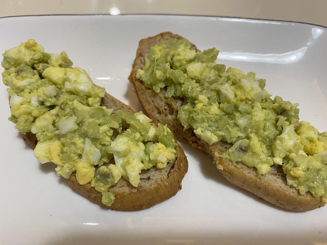 【在美味中减脂增肌】牛油果鸡蛋沙拉三明治（不含蛋黄酱健康版）