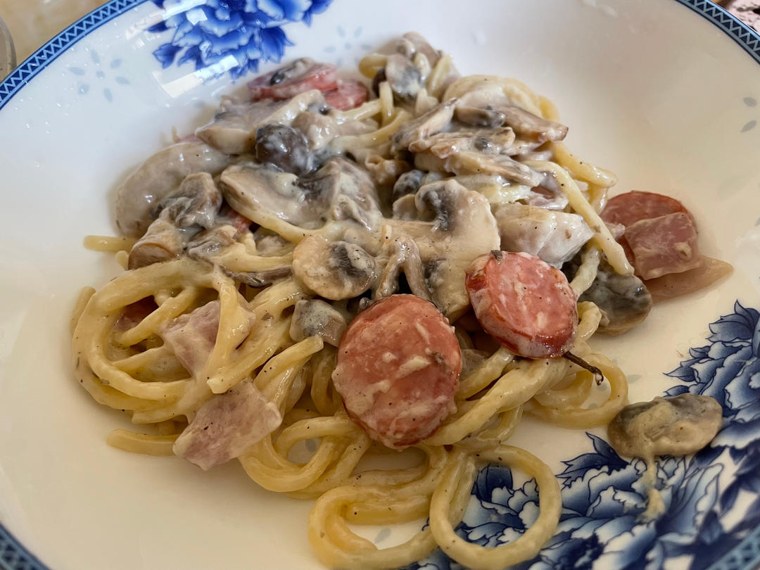 奶油蘑菇培根意大利面