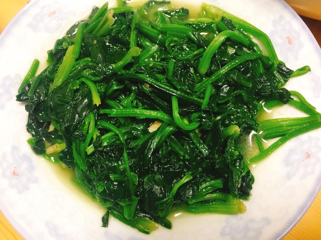 乐笑瑶做的清炒菠菜