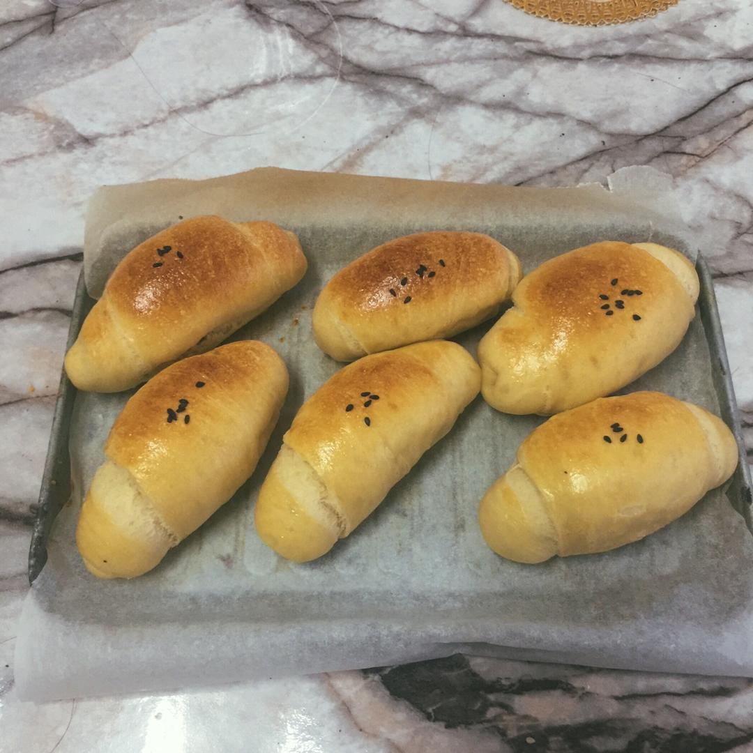 黄油面包卷