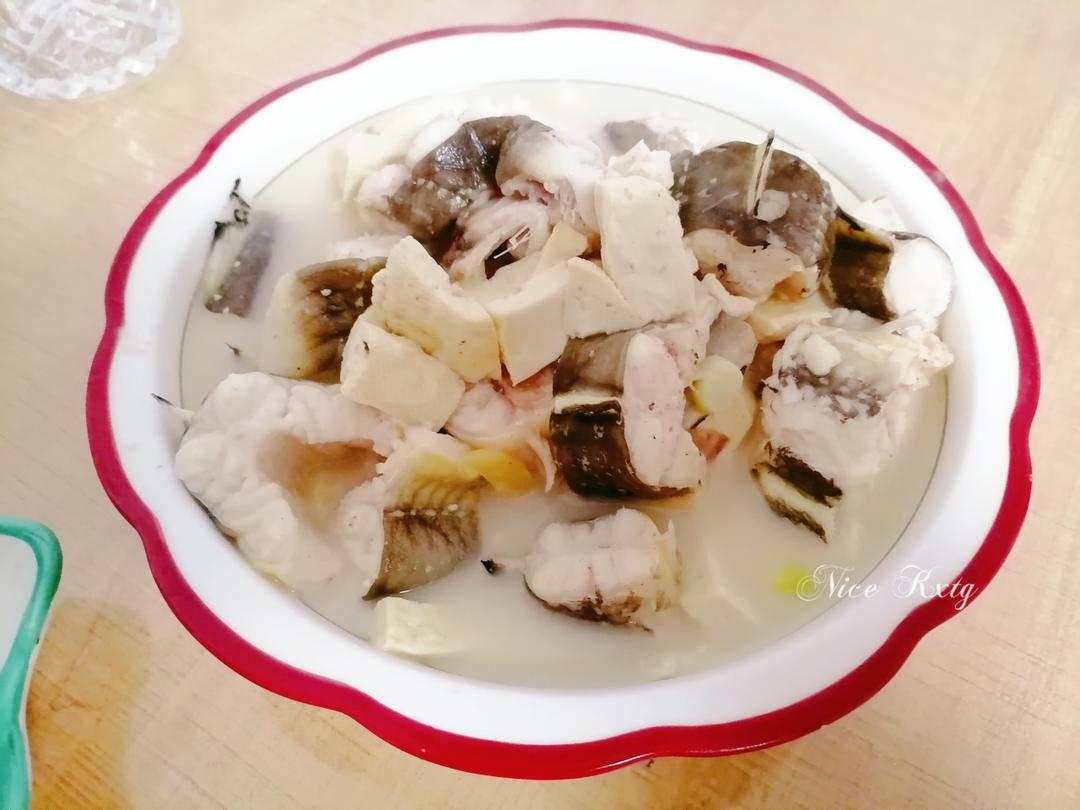 妈妈的味道【鳗鱼炖豆腐】不用热水依然有奶白色的汤…
